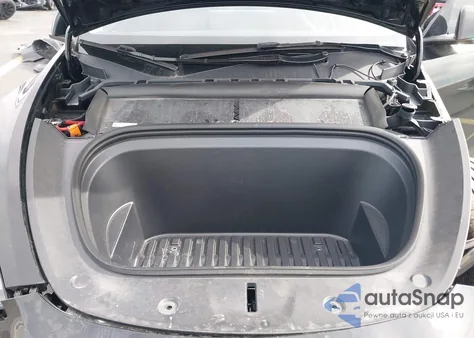 2025 Tesla Model Y Long Range Dual Motor Rear-Wheel Drive from USA, damaged, VIN 7SAYGDED4SA367652